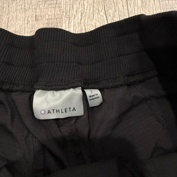Athleta Black Trekkie North Shortie‎ Shorts Size 2 Excellent Condition! - Picture 2 of 5
